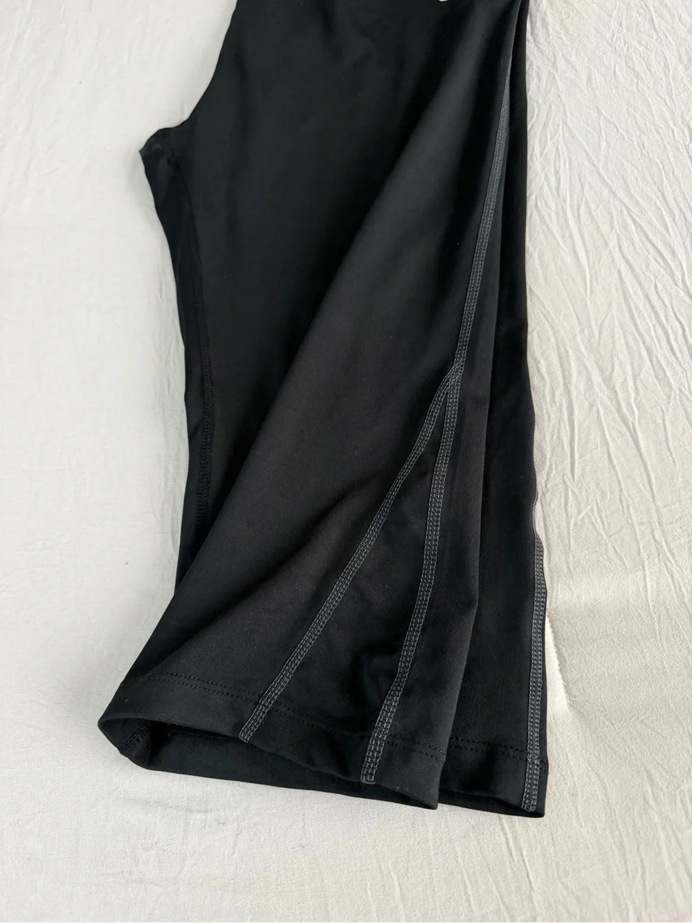 Nike women Black Cropped Athletic Leggings with White Swoosh‎